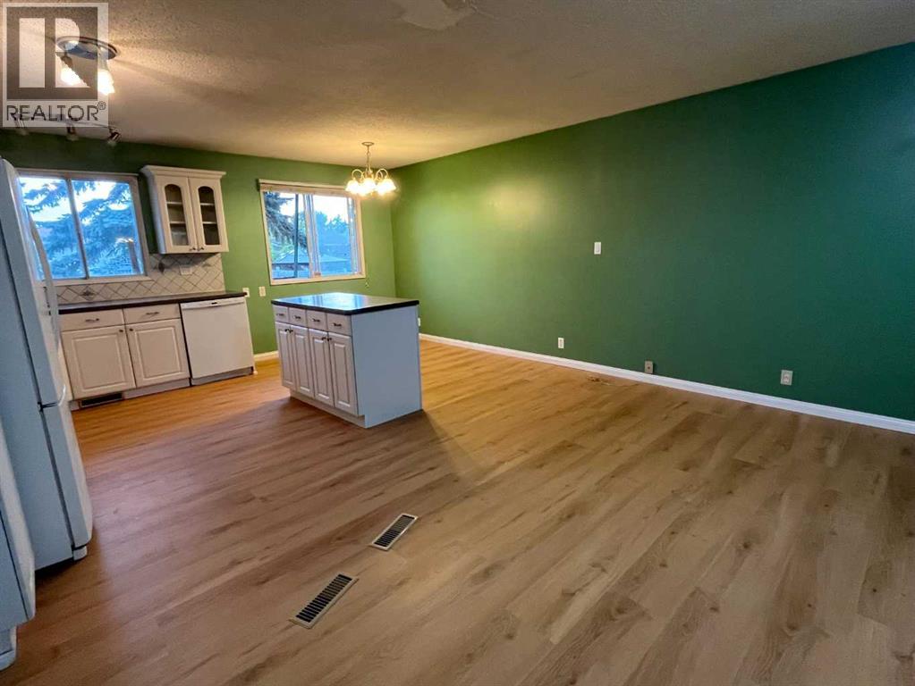 Single Family House Bungalow for Sale in  Rundlehorn Drive NE Pineridge Calgary 
