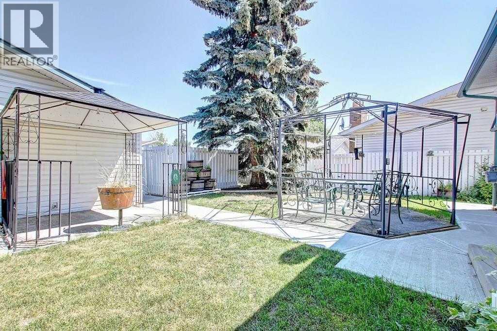 Single Family House Bungalow for Sale in  Rundlehorn Drive NE Pineridge Calgary 