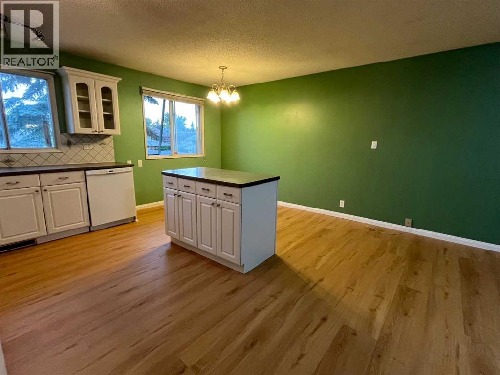 Single Family House Bungalow for Sale in  Rundlehorn Drive NE Pineridge Calgary 