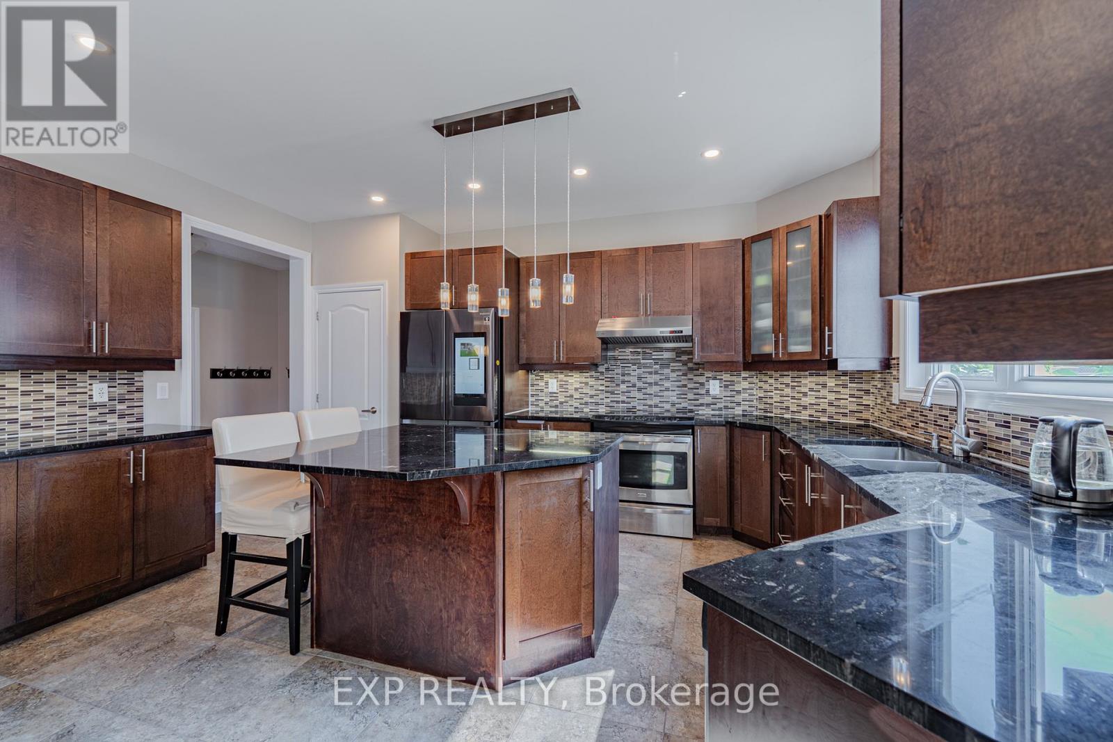 Photo 37 of 3308 Riverset Crescent, Ottawa ON