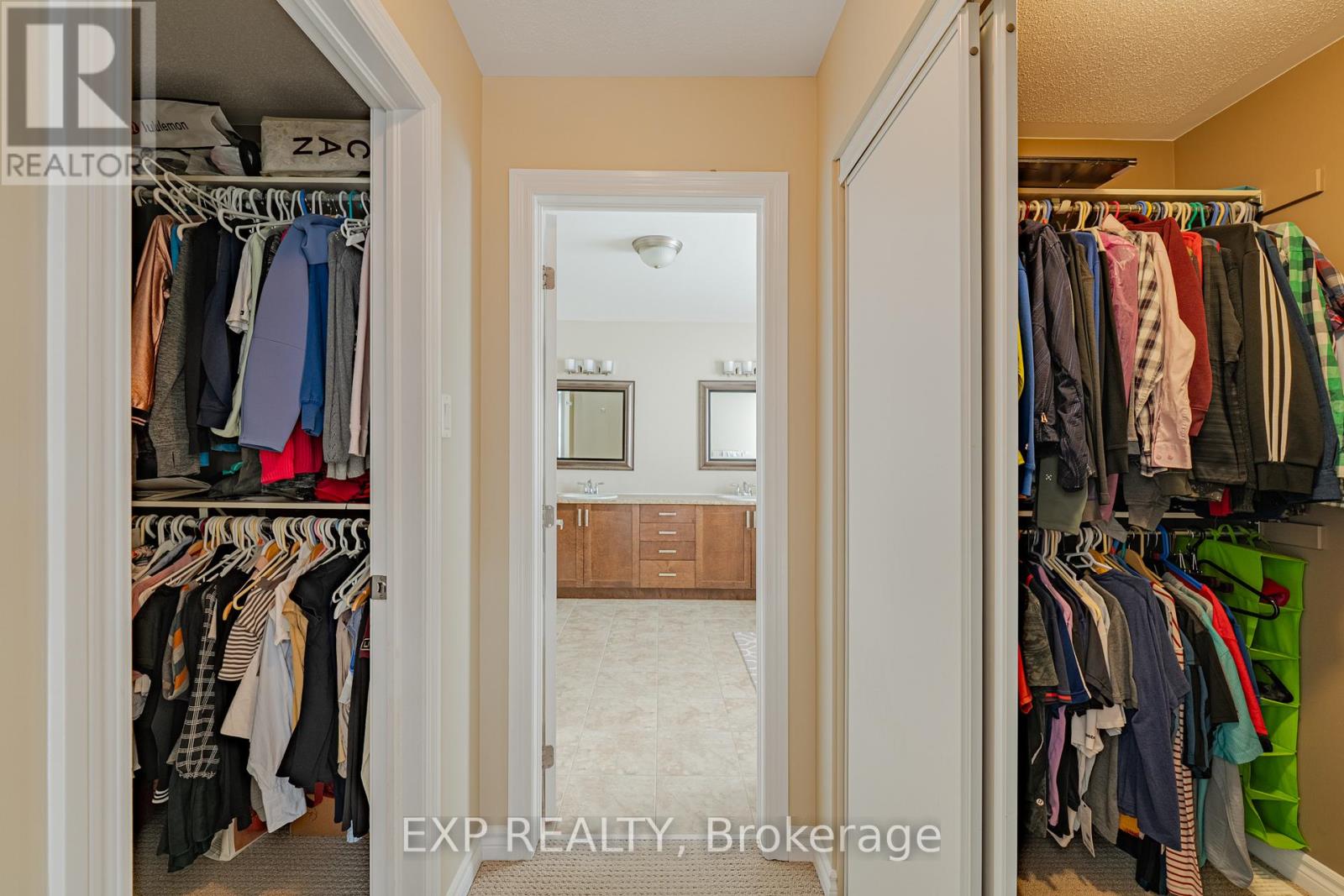 Photo 10 of 3308 Riverset Crescent, Ottawa ON