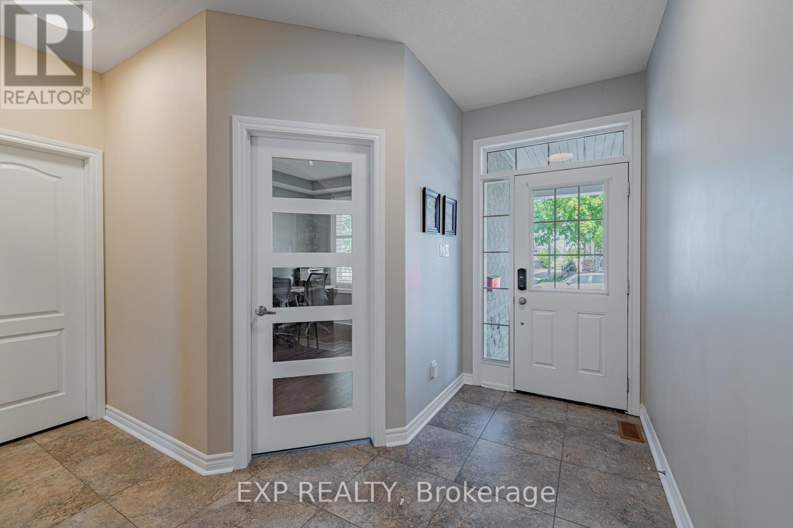 Photo 14 of 3308 Riverset Crescent, Ottawa ON