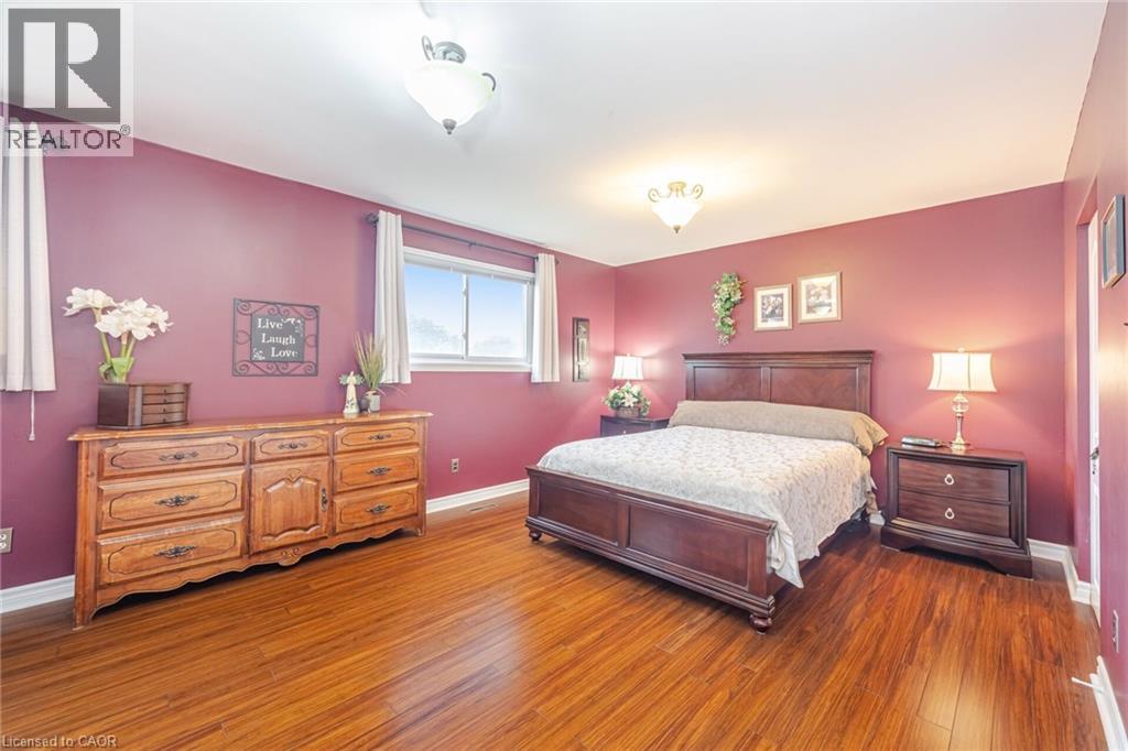 Photo 10 of 5 Danesbury Crescent, Brampton ON