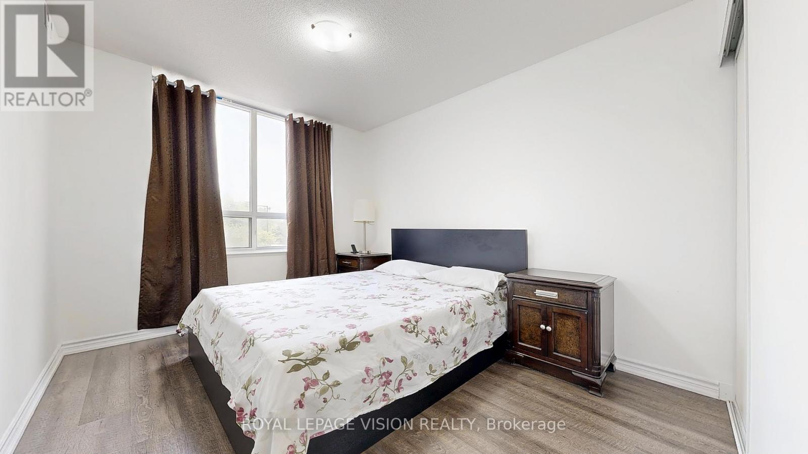 Photo 19 of 207 115 Omni Drive, Toronto ON