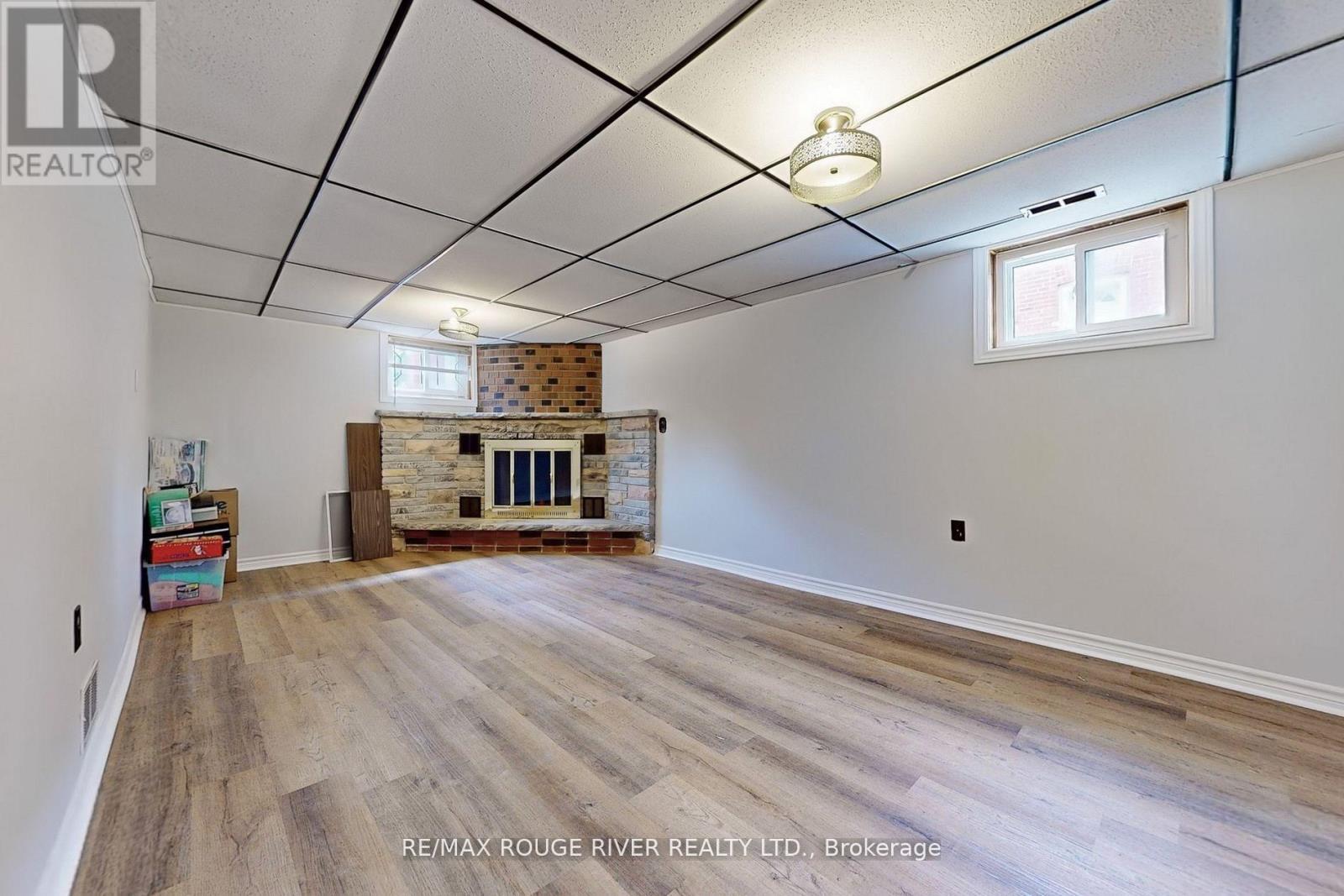 Photo 23 of 117 Shropshire Drive, Toronto ON
