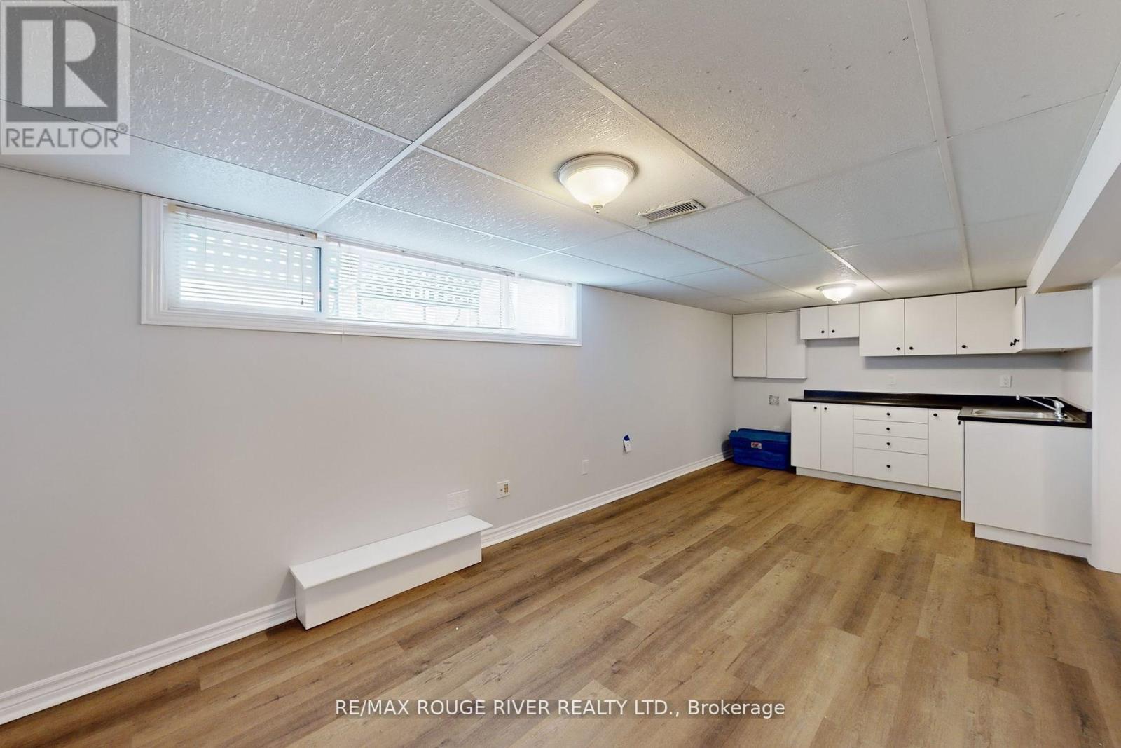 Photo 27 of 117 Shropshire Drive, Toronto ON