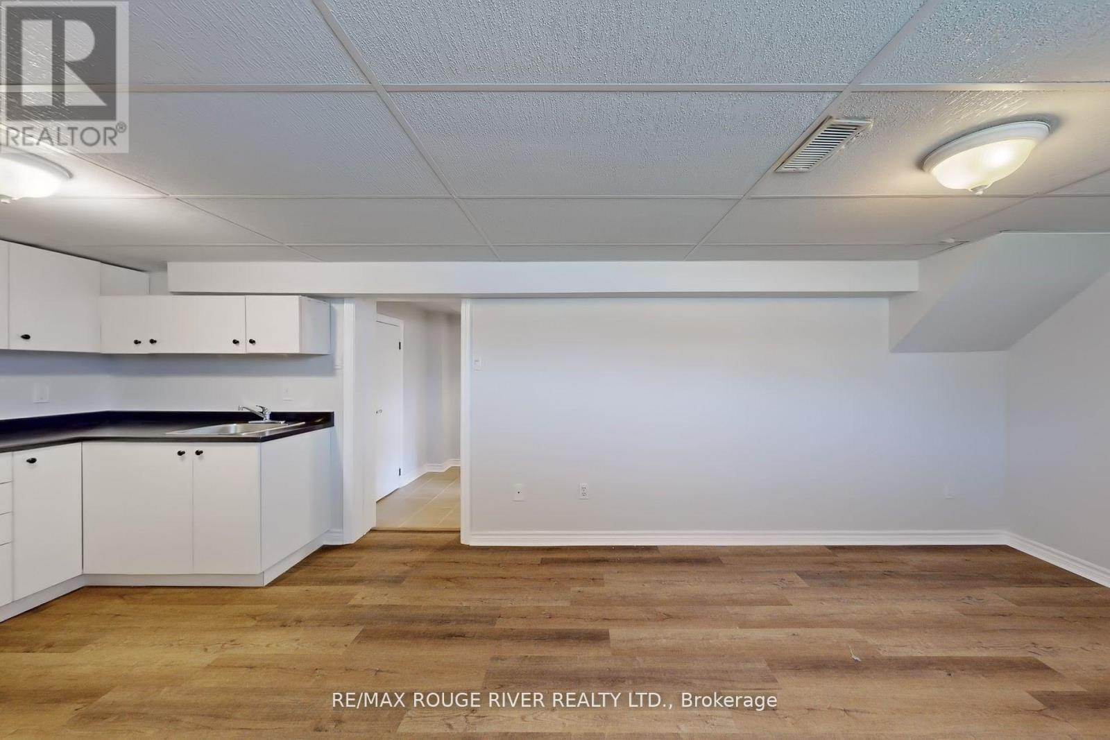 Photo 28 of 117 Shropshire Drive, Toronto ON