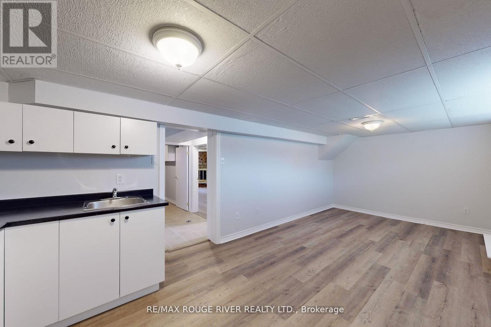 Photo 29 of 117 Shropshire Drive, Toronto ON