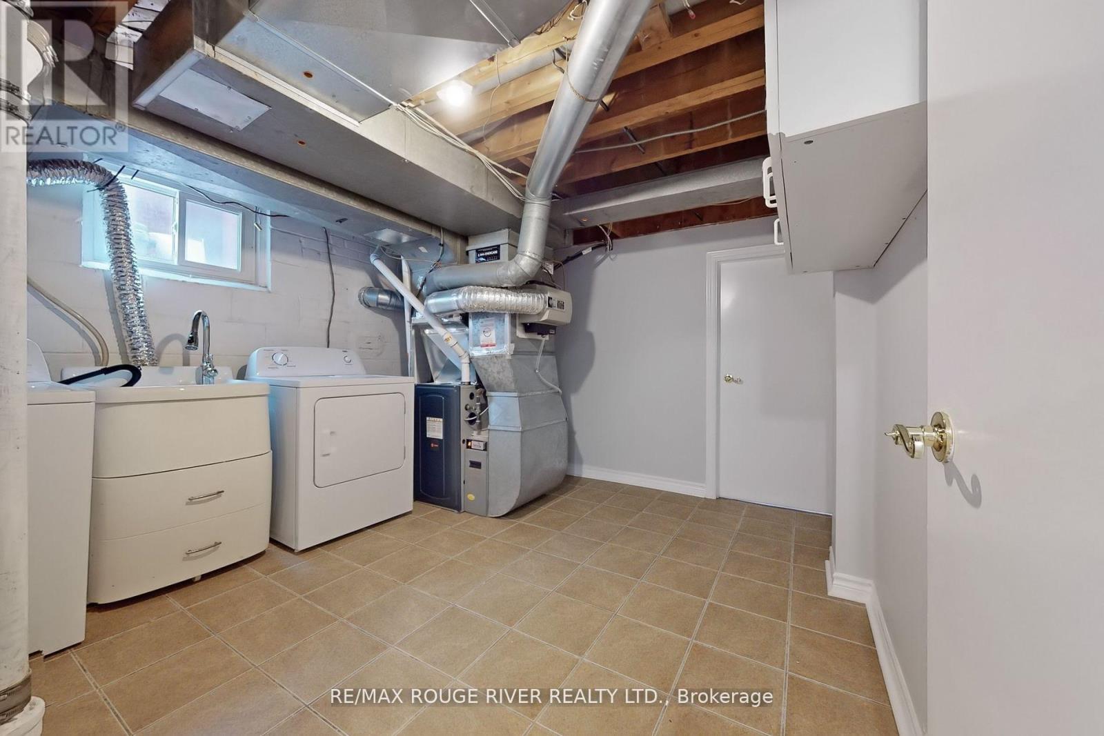 Photo 31 of 117 Shropshire Drive, Toronto ON