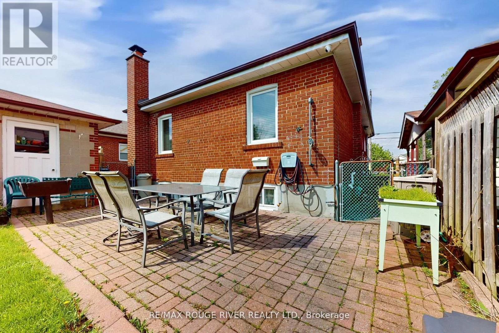 Photo 37 of 117 Shropshire Drive, Toronto ON