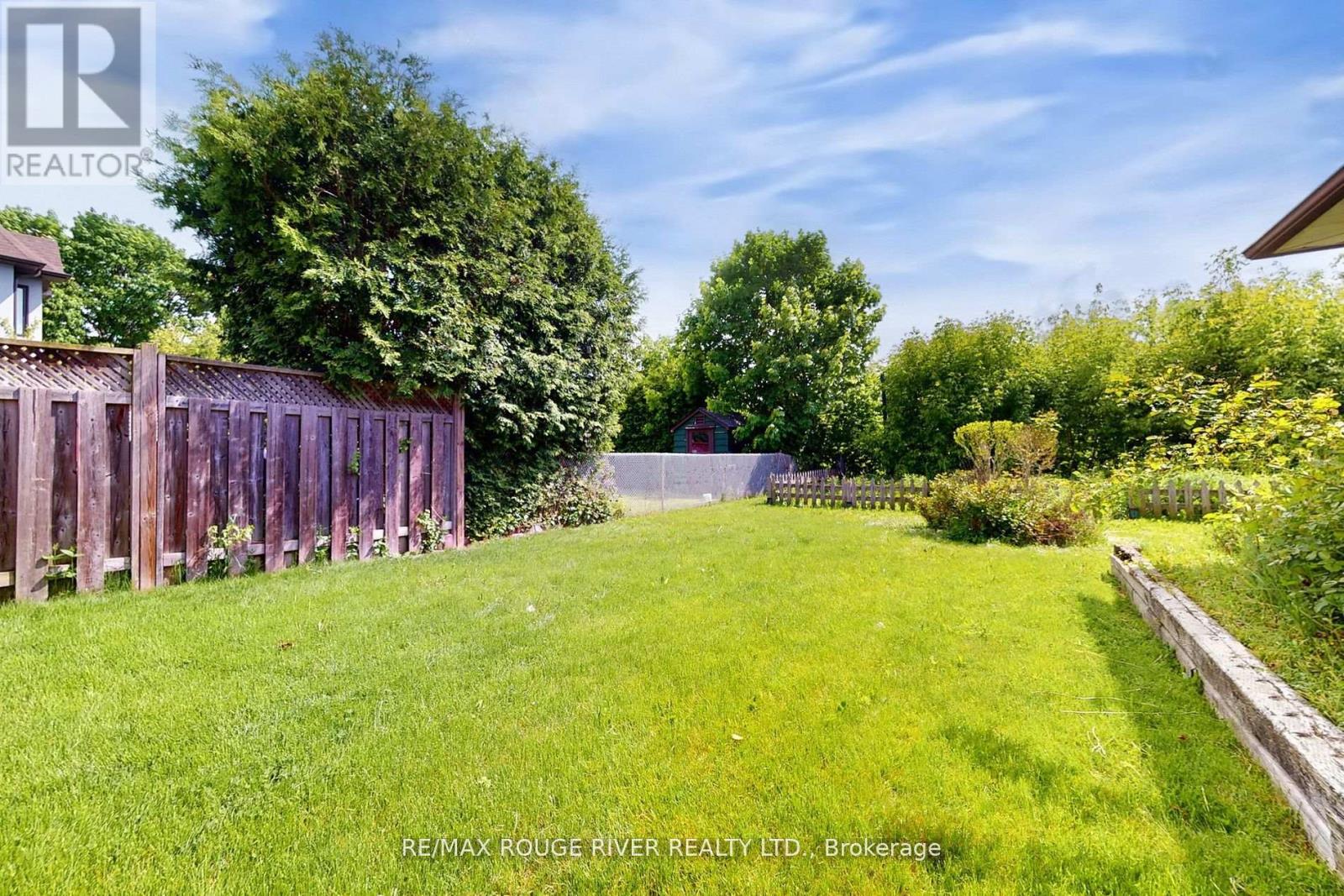 Photo 38 of 117 Shropshire Drive, Toronto ON