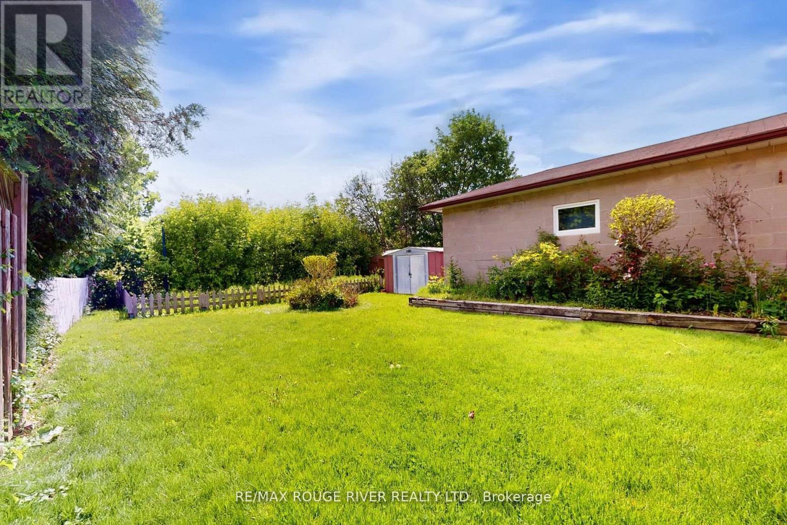 Photo 39 of 117 Shropshire Drive, Toronto ON