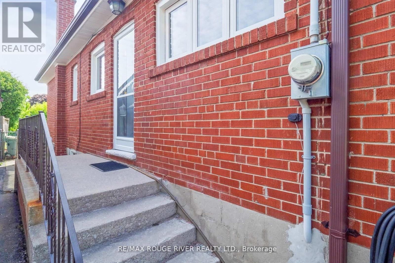 Photo 45 of 117 Shropshire Drive, Toronto ON