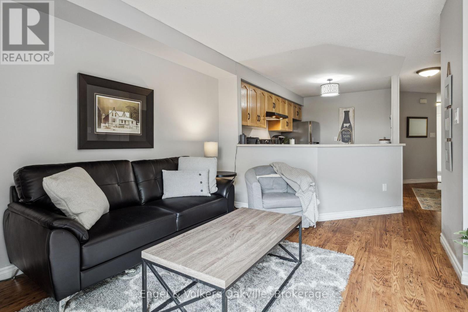 Photo 14 of 15 2015 Cleaver Avenue, Burlington ON