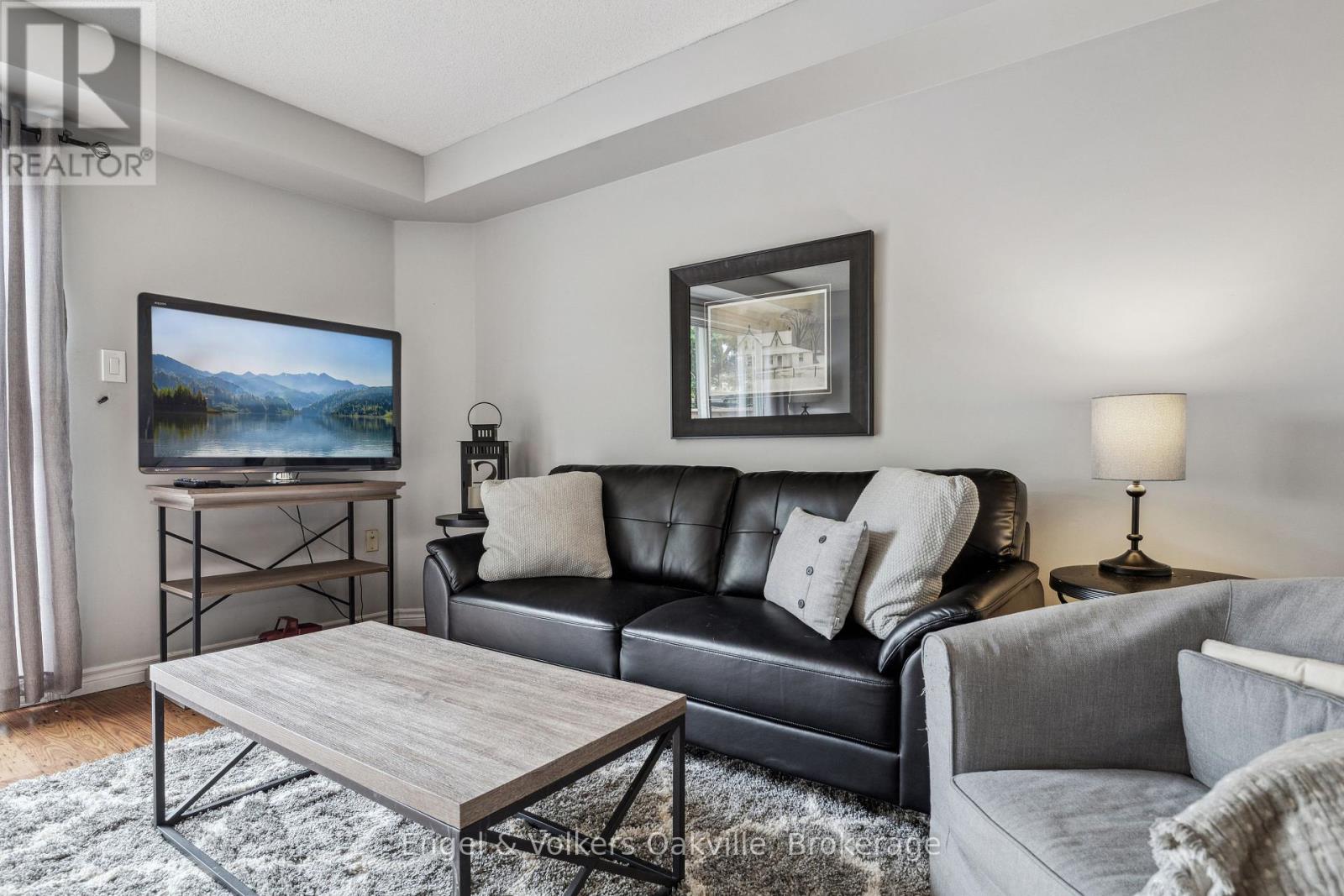 Photo 16 of 15 2015 Cleaver Avenue, Burlington ON