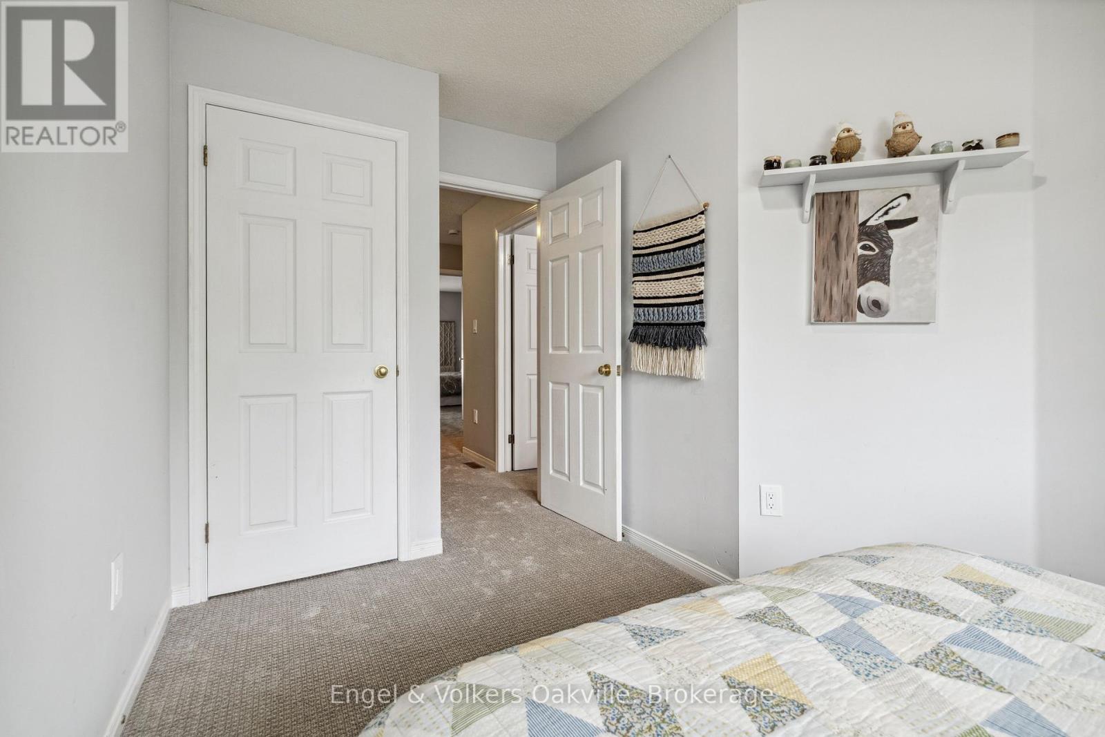 Photo 27 of 15 2015 Cleaver Avenue, Burlington ON