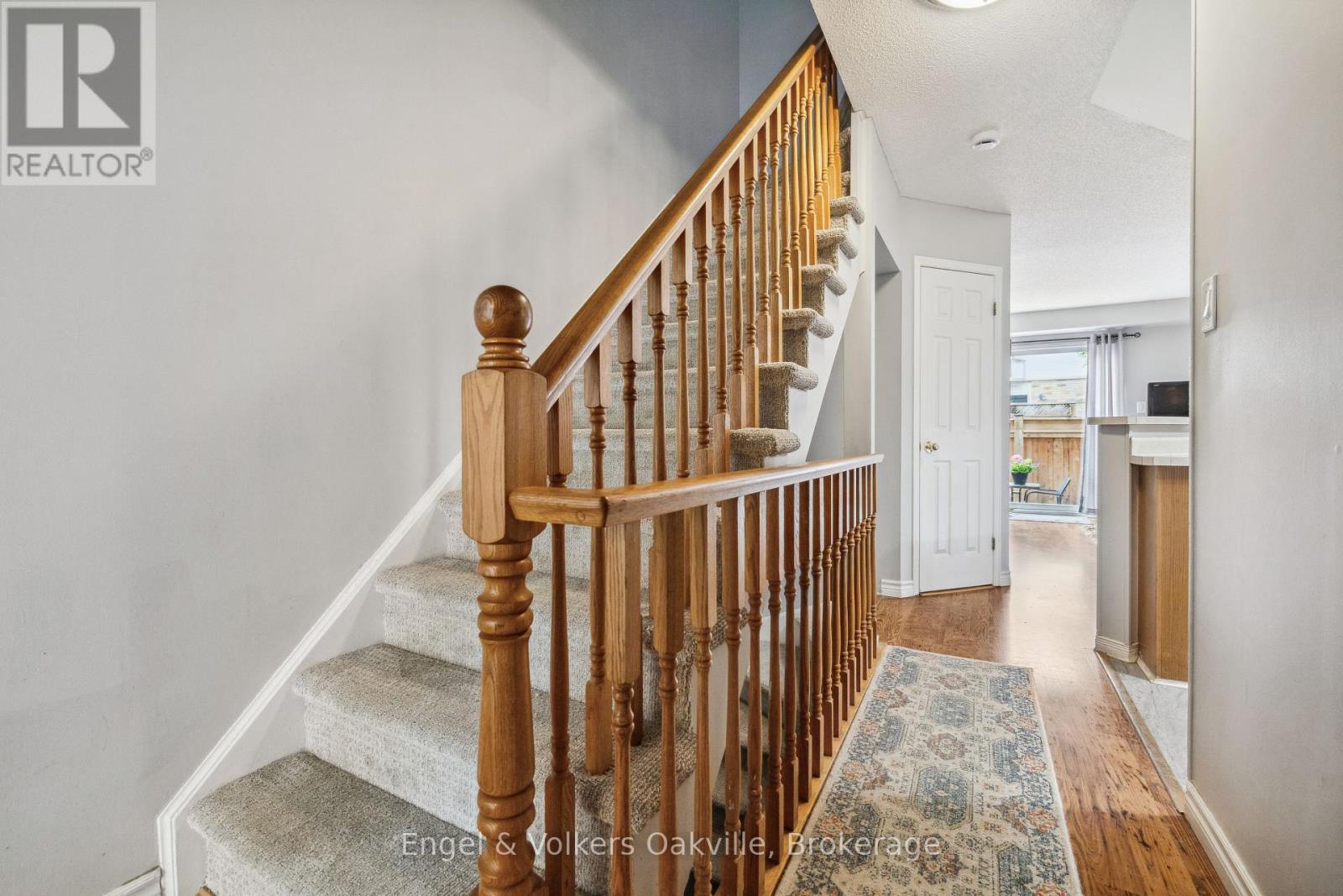 Photo 32 of 15 2015 Cleaver Avenue, Burlington ON