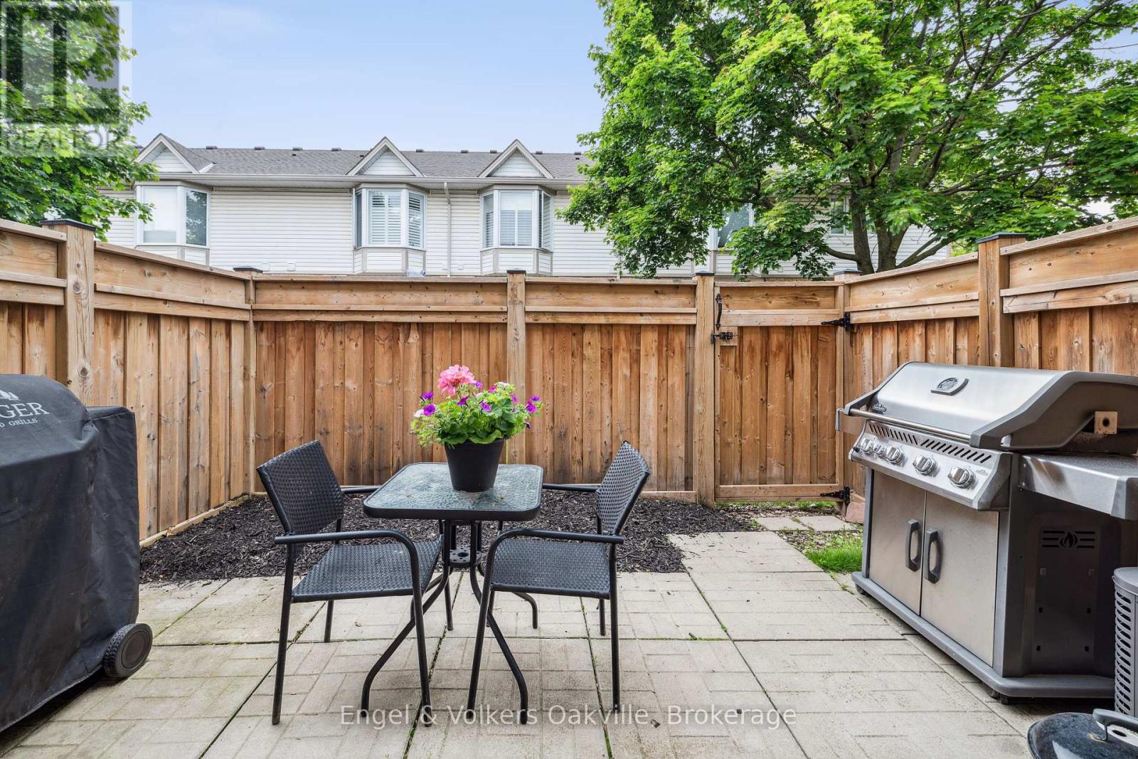 Photo 37 of 15 2015 Cleaver Avenue, Burlington ON