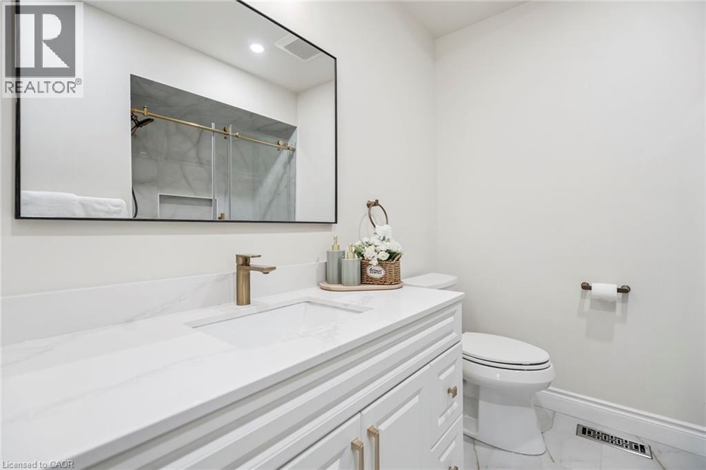 Photo 30 of 102 Niska Dr, Waterdown ON