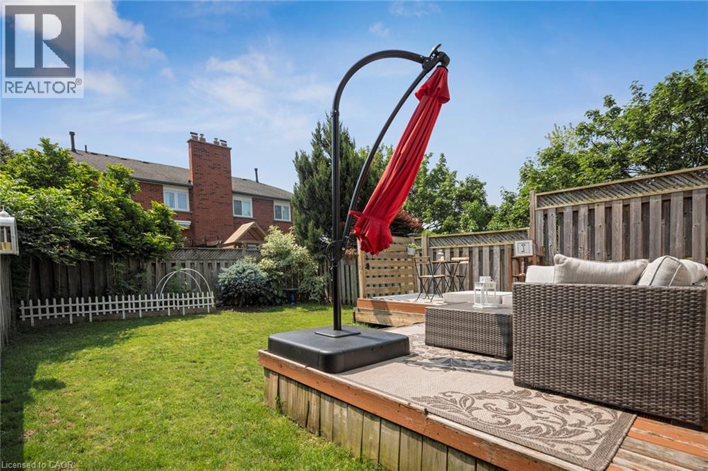 Photo 40 of 102 Niska Dr, Waterdown ON