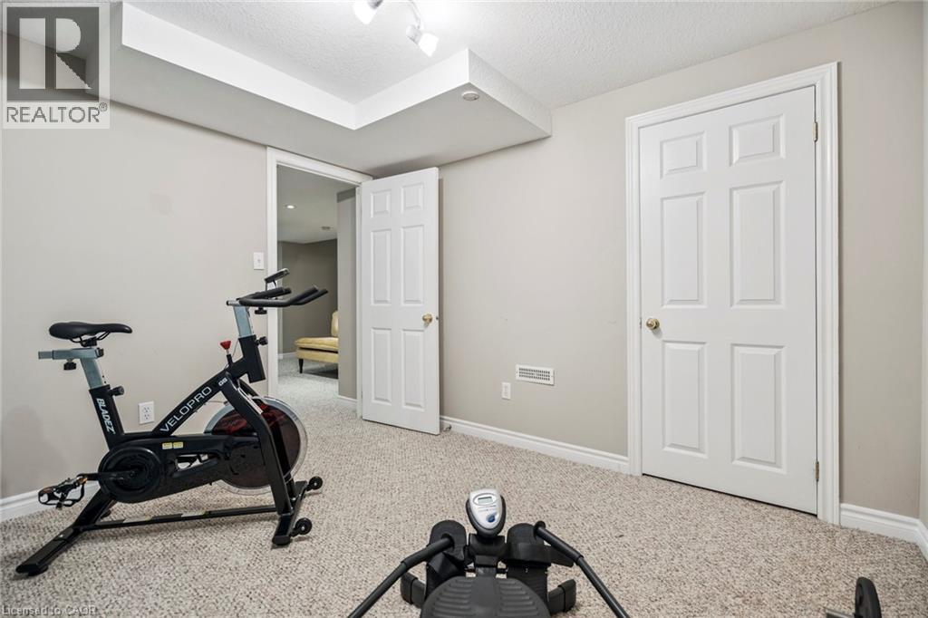 Photo 35 of 102 Niska Dr, Waterdown ON
