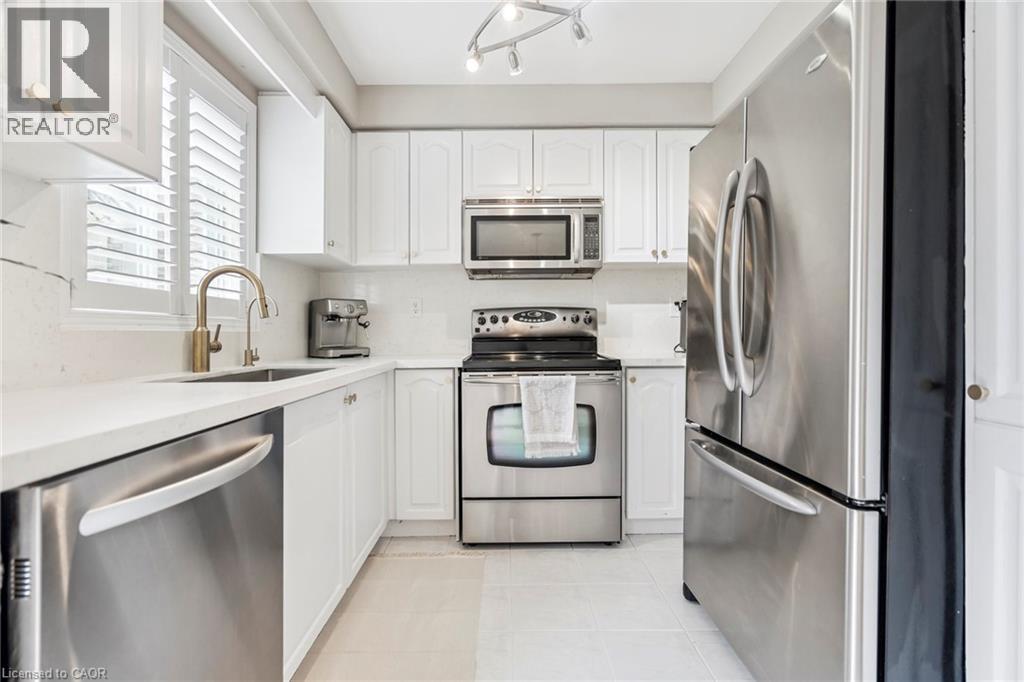 Photo 15 of 102 Niska Dr, Waterdown ON