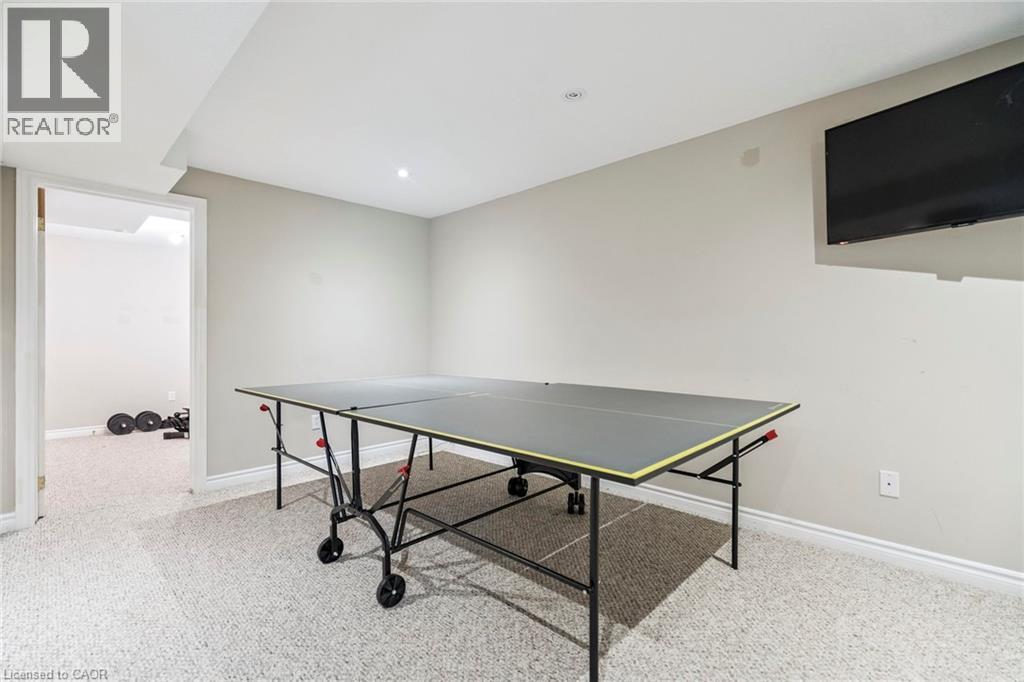 Photo 32 of 102 Niska Dr, Waterdown ON