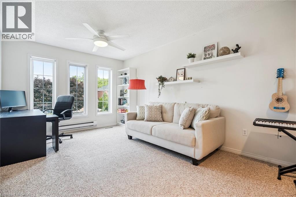 Photo 8 of 102 Niska Dr, Waterdown ON