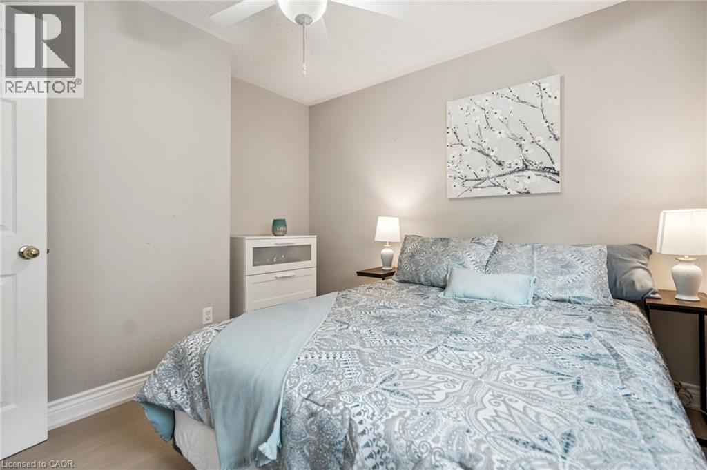 Photo 28 of 102 Niska Dr, Waterdown ON