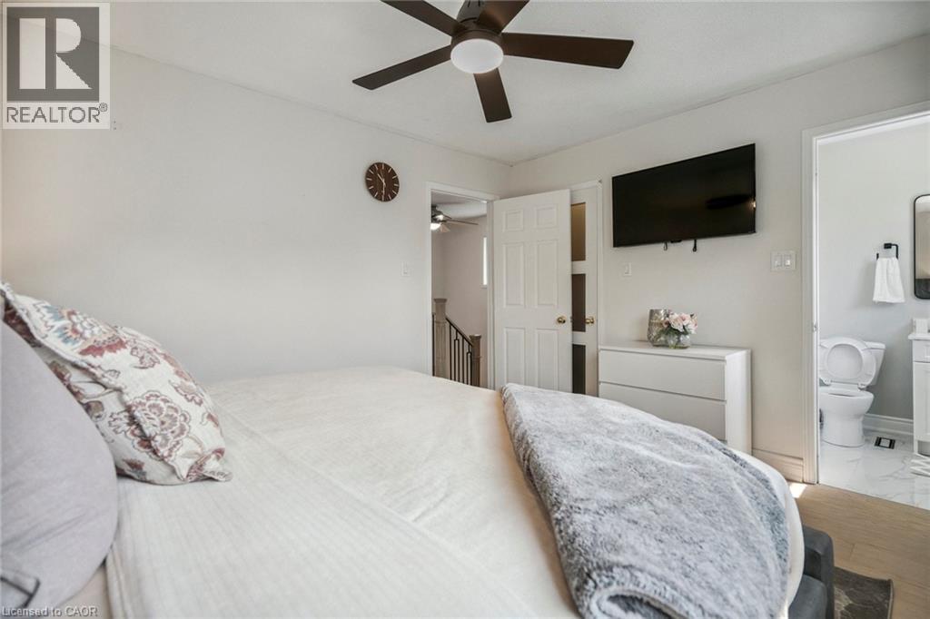 Photo 22 of 102 Niska Dr, Waterdown ON