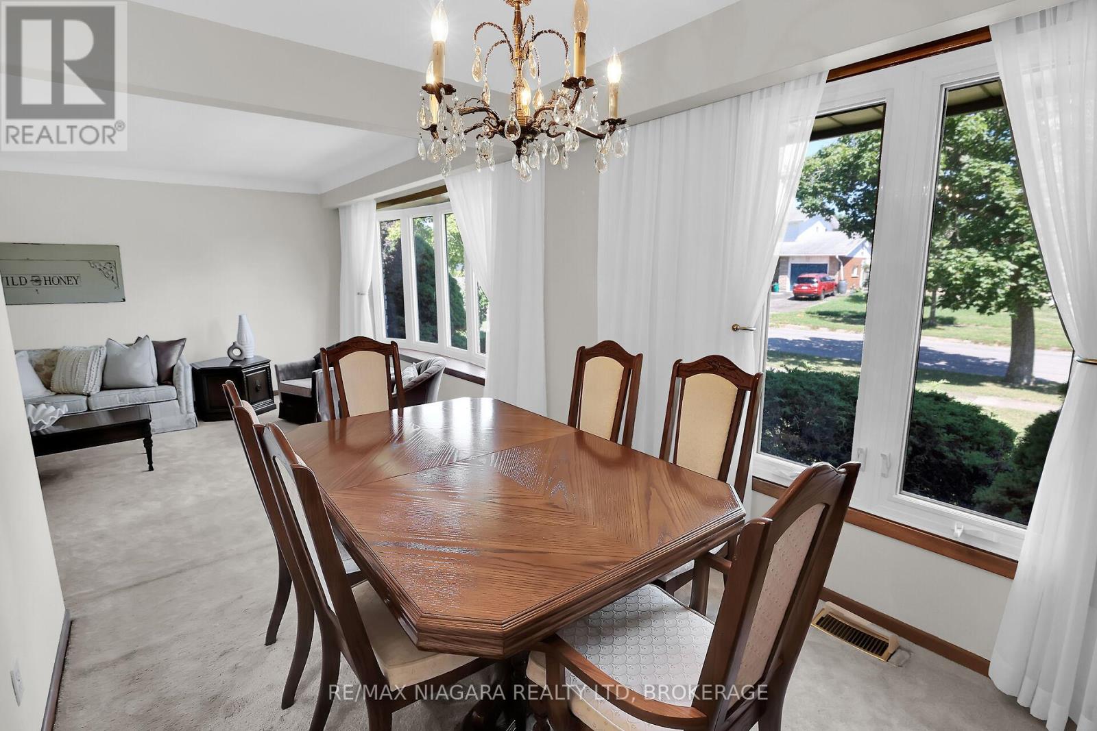 Photo 10 of 25 Oak Street, Welland ON