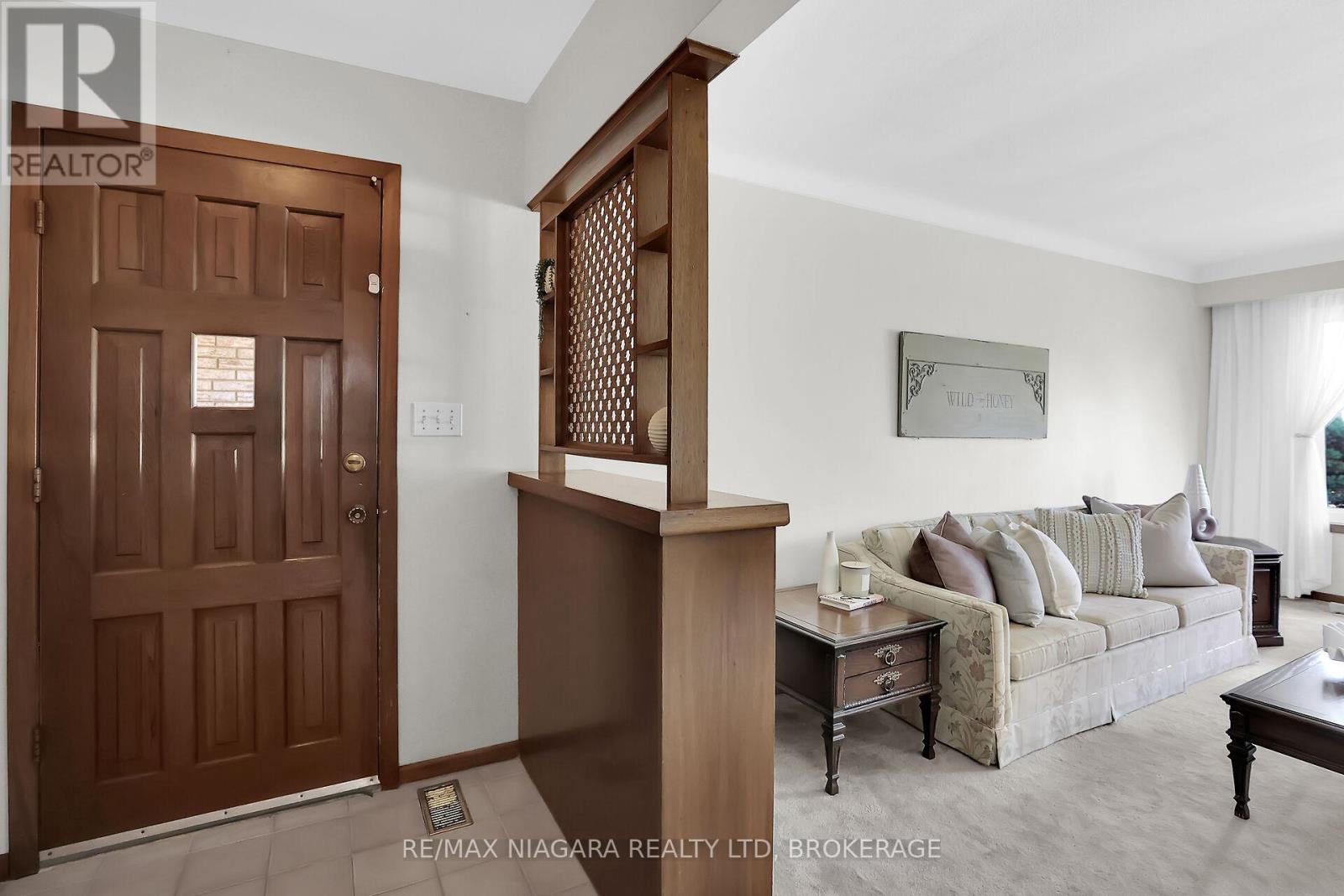 Photo 5 of 25 Oak Street, Welland ON