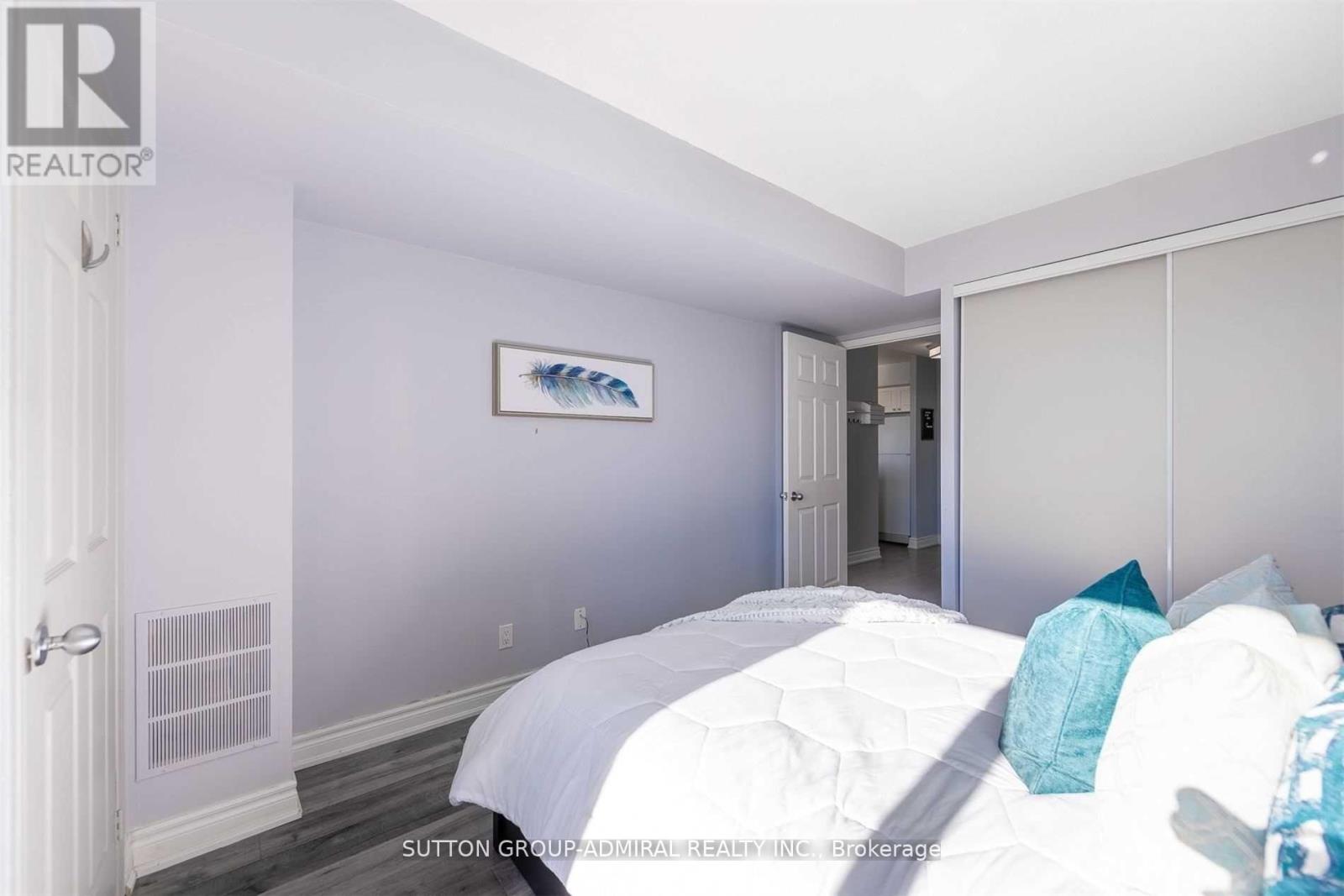 Photo 17 of Ph 407 5 Emerald Lane, Vaughan ON