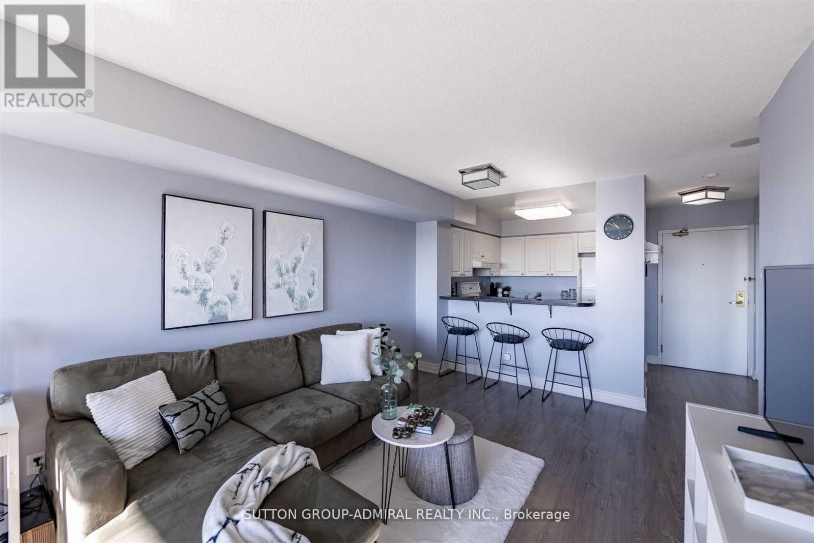 Photo 4 of Ph 407 5 Emerald Lane, Vaughan ON