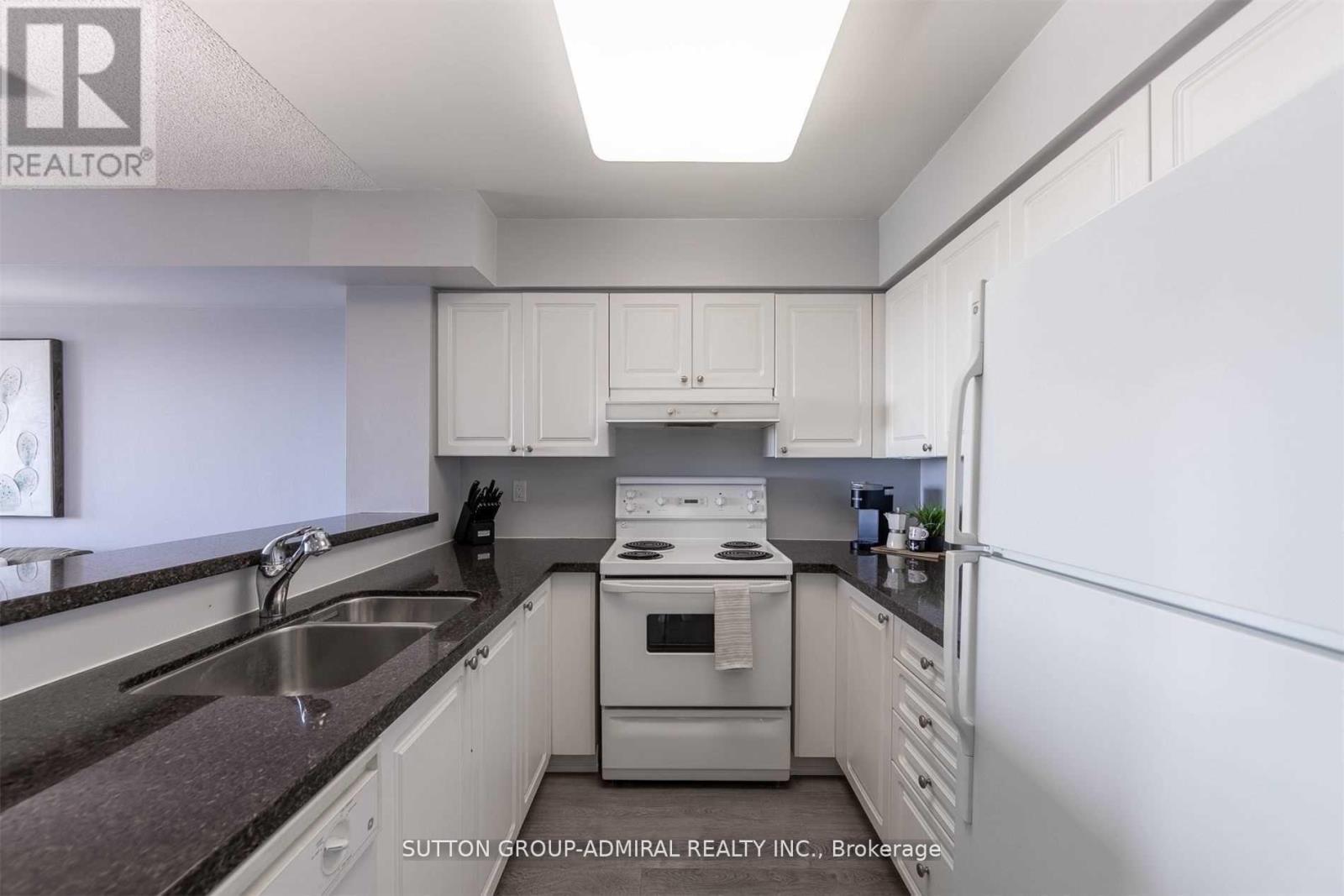 Photo 6 of Ph 407 5 Emerald Lane, Vaughan ON