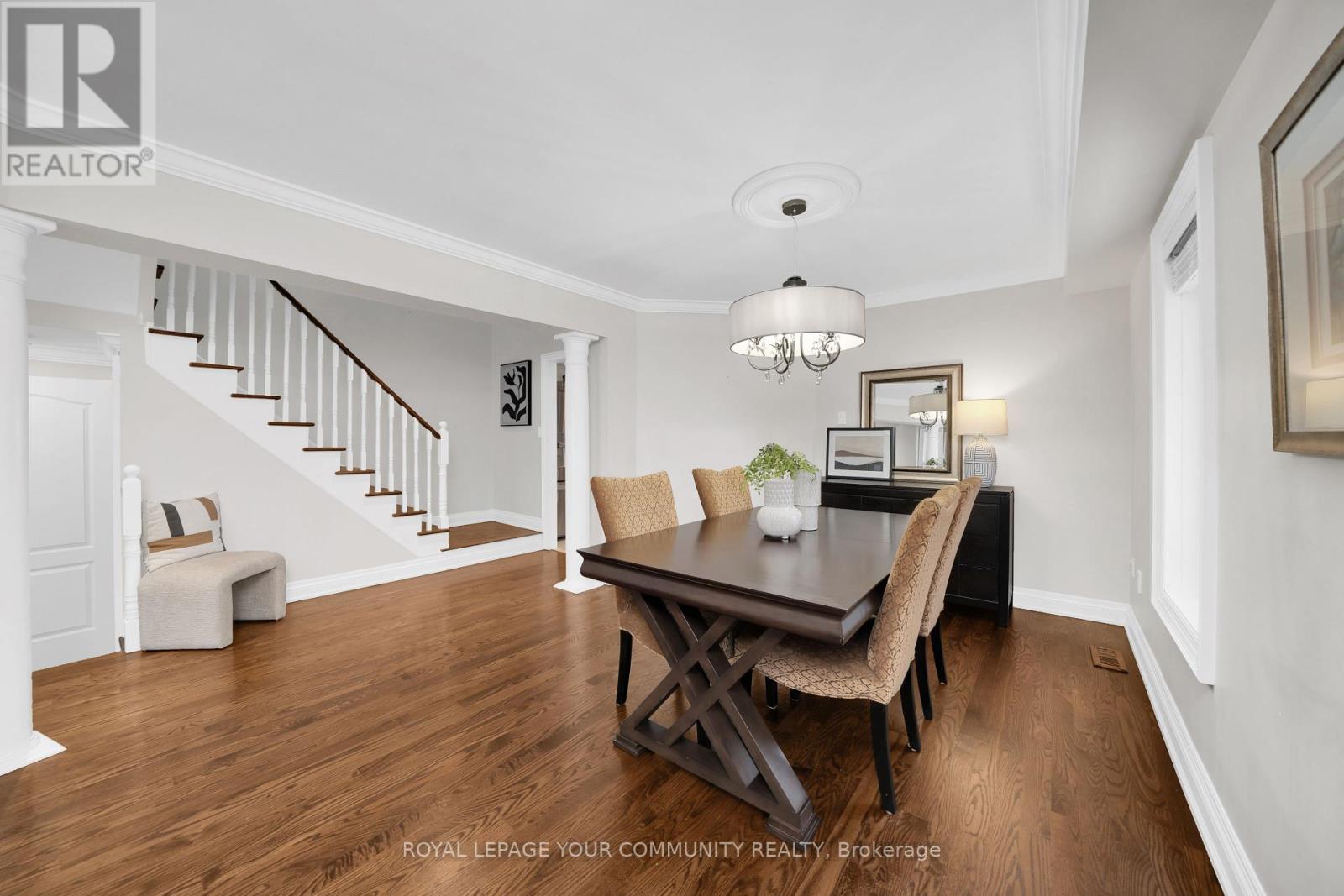 Photo 10 of 57 Deepsprings Crescent, Vaughan ON