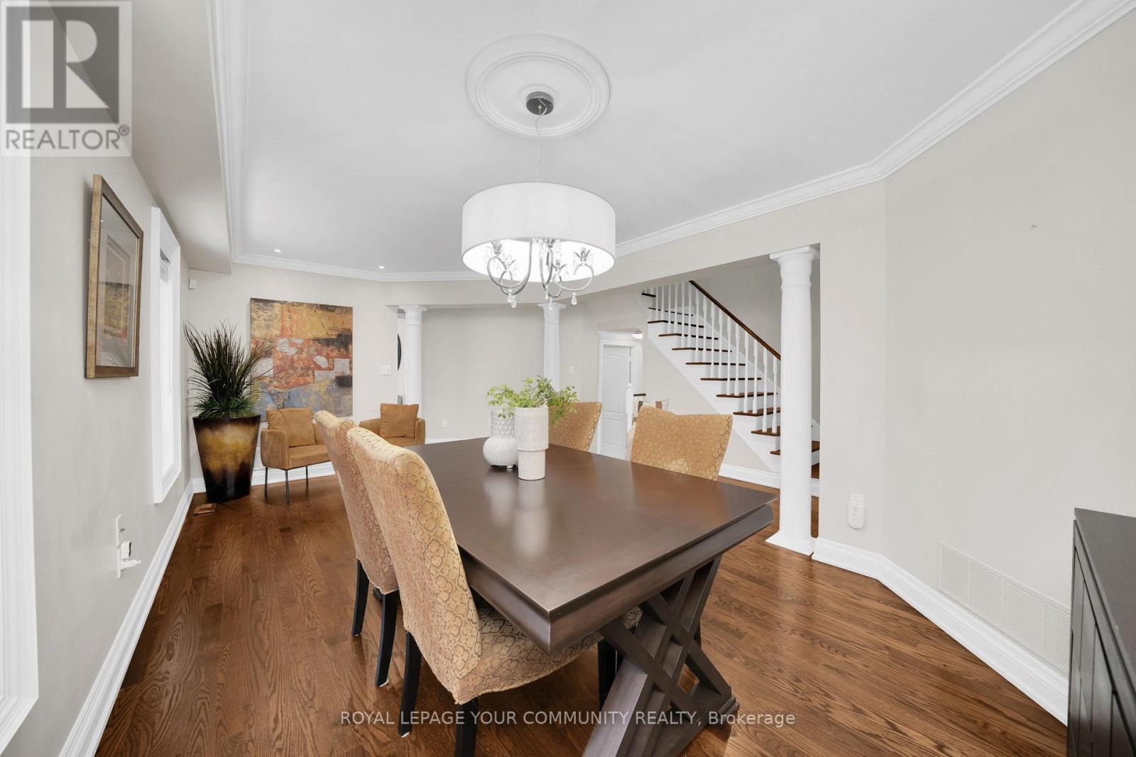 Photo 11 of 57 Deepsprings Crescent, Vaughan ON