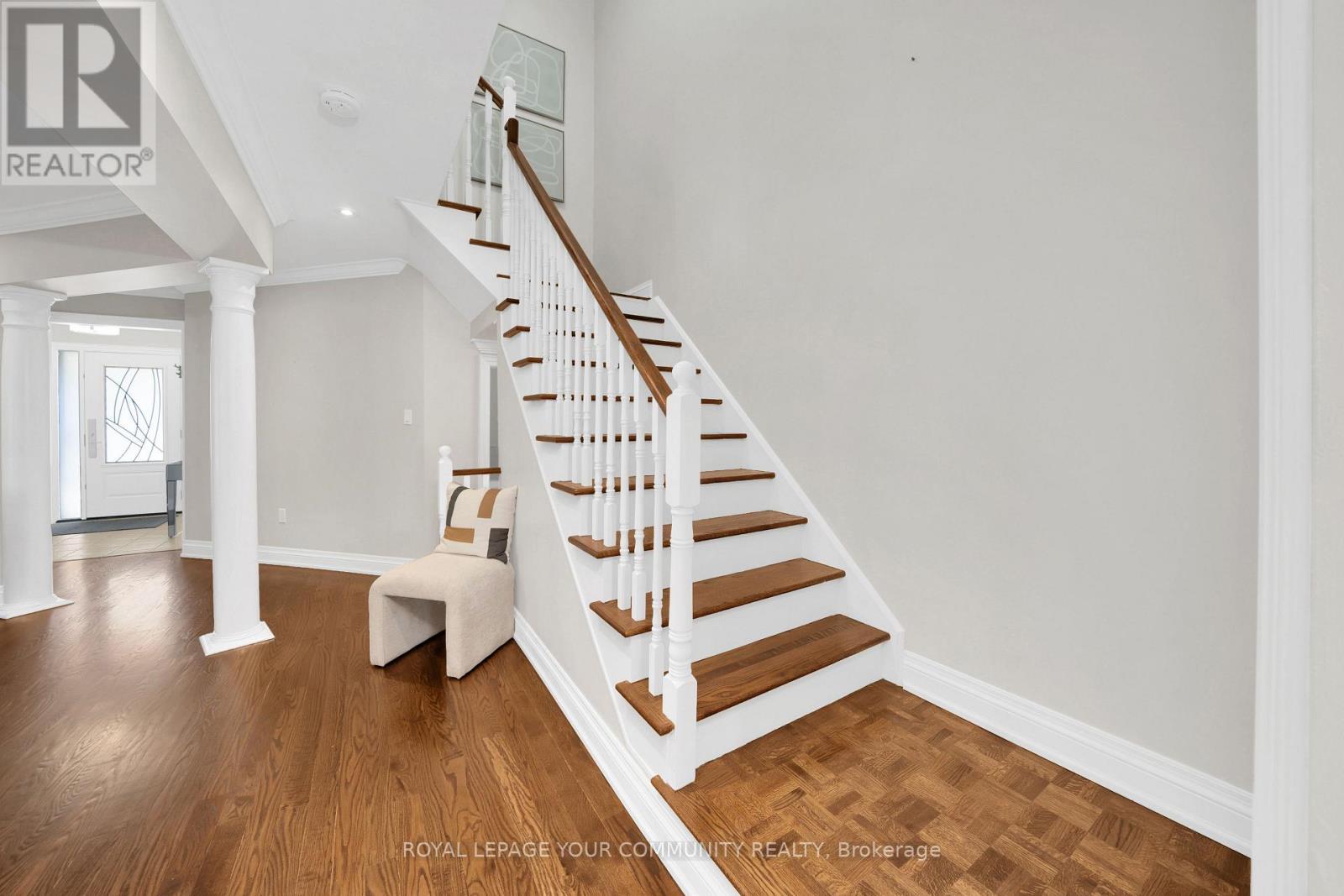 Photo 12 of 57 Deepsprings Crescent, Vaughan ON