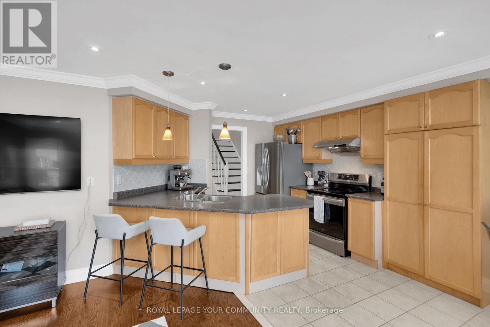 Photo 15 of 57 Deepsprings Crescent, Vaughan ON