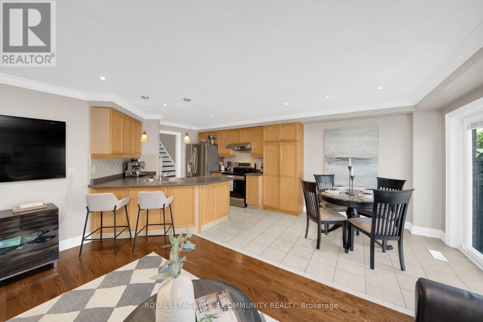 Photo 16 of 57 Deepsprings Crescent, Vaughan ON