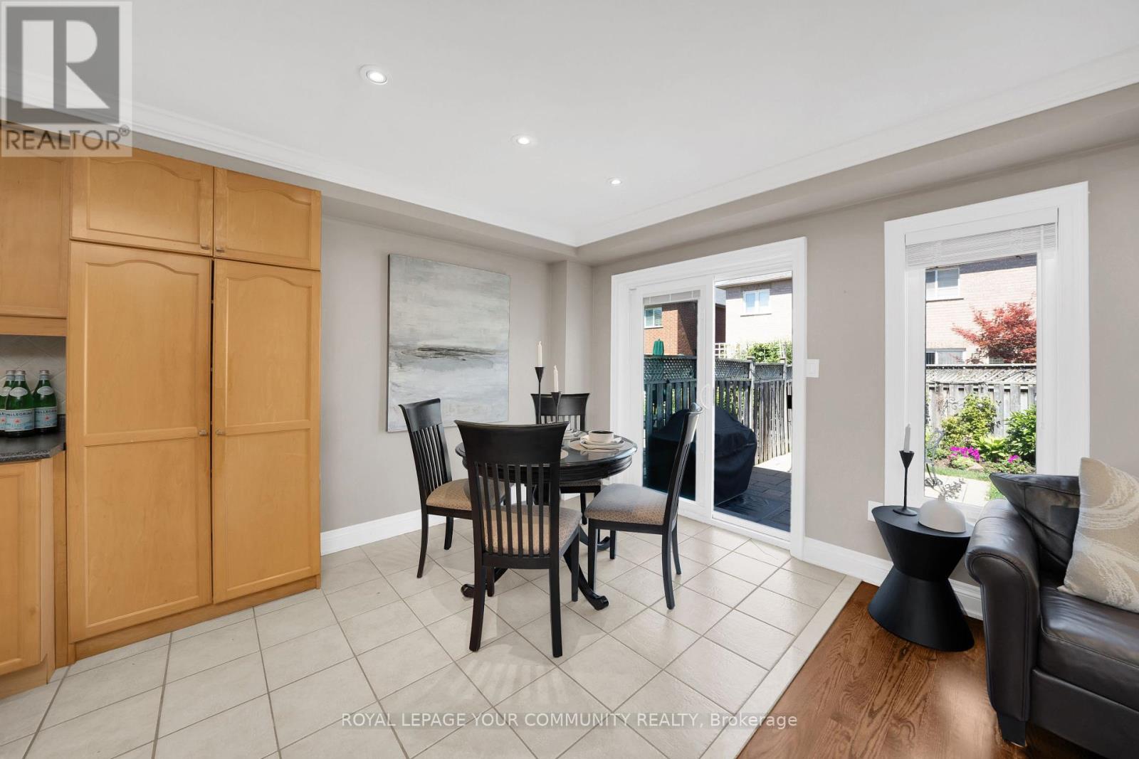 Photo 17 of 57 Deepsprings Crescent, Vaughan ON