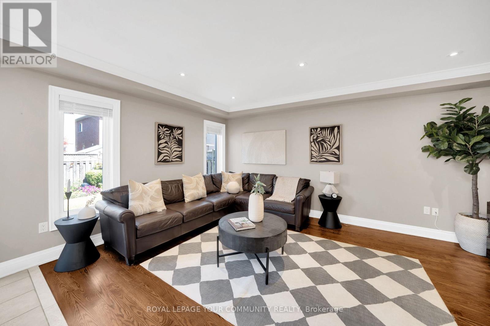 Photo 18 of 57 Deepsprings Crescent, Vaughan ON