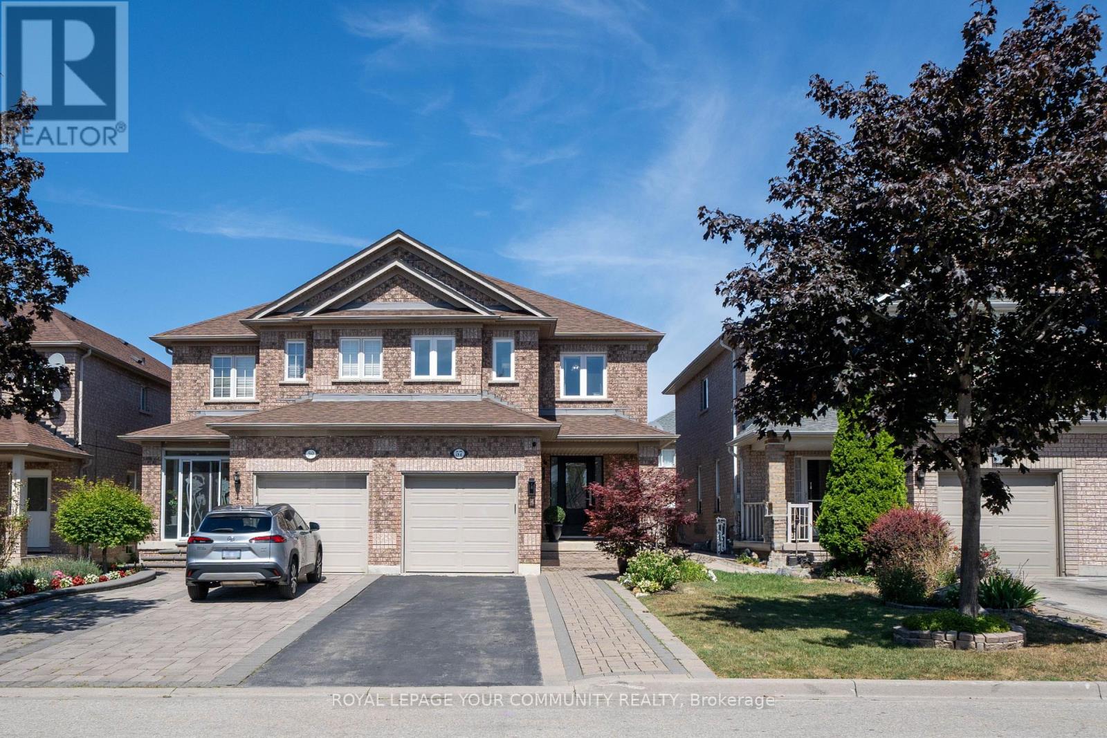 Photo 2 of 57 Deepsprings Crescent, Vaughan ON