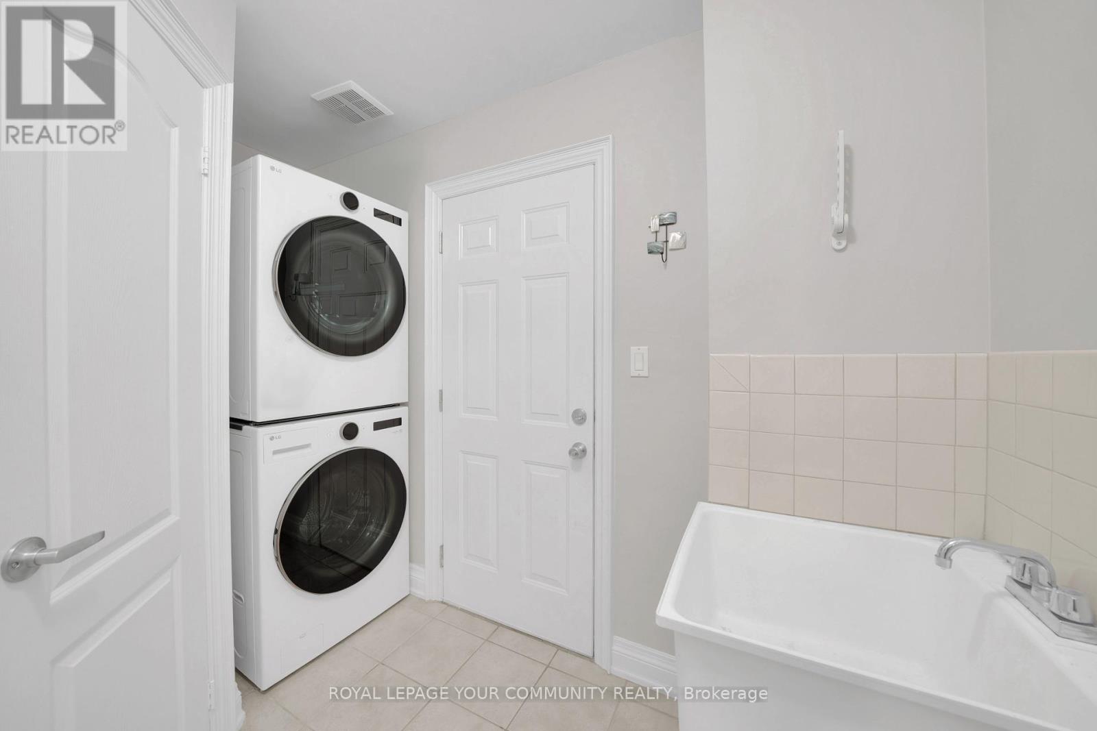 Photo 20 of 57 Deepsprings Crescent, Vaughan ON