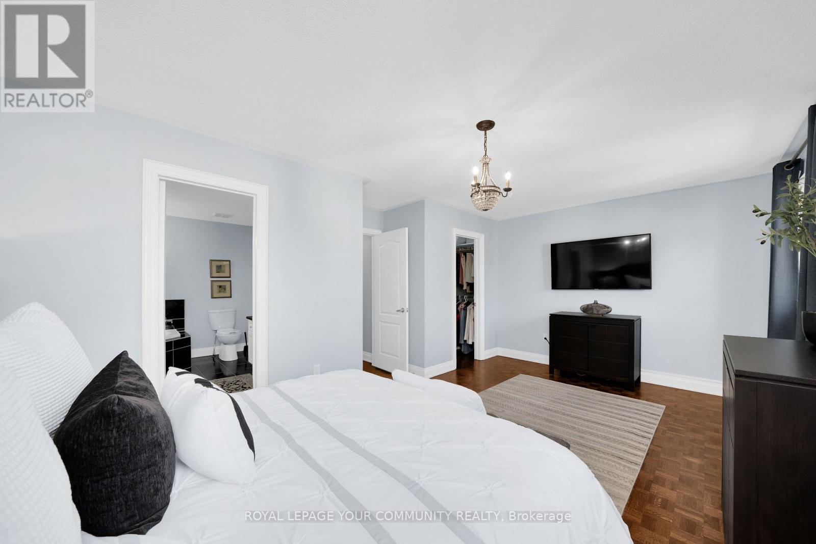 Photo 24 of 57 Deepsprings Crescent, Vaughan ON