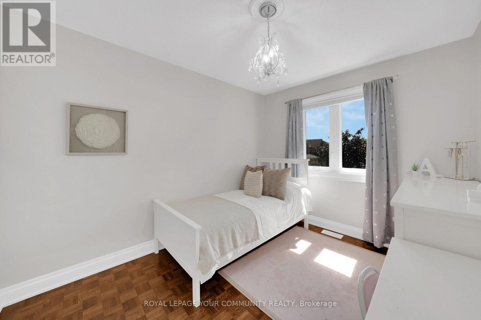Photo 29 of 57 Deepsprings Crescent, Vaughan ON