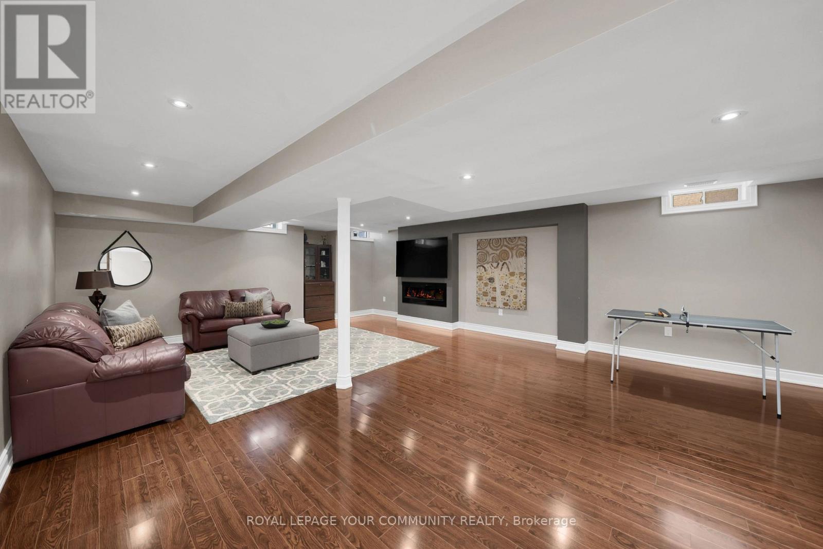 Photo 32 of 57 Deepsprings Crescent, Vaughan ON