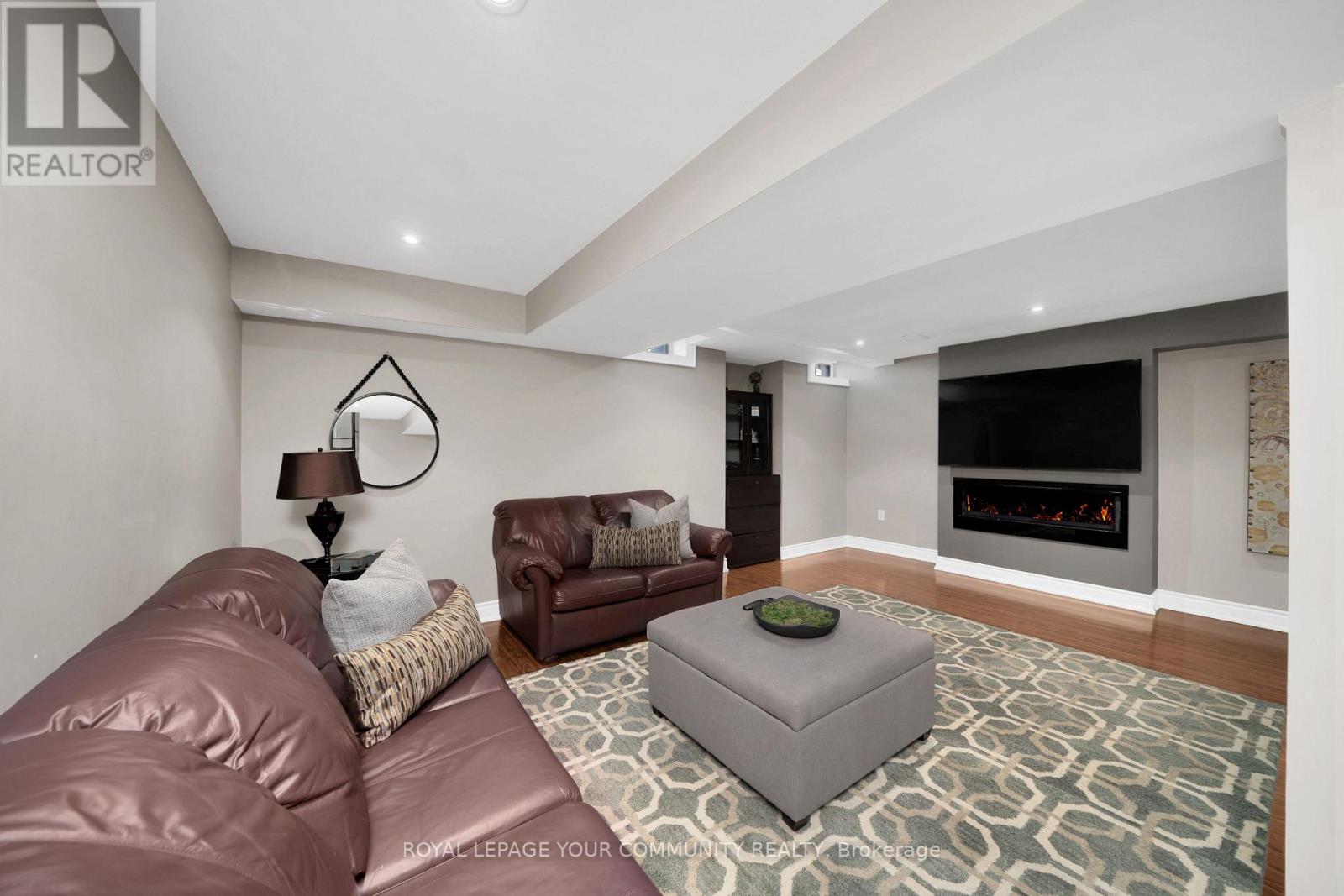 Photo 33 of 57 Deepsprings Crescent, Vaughan ON