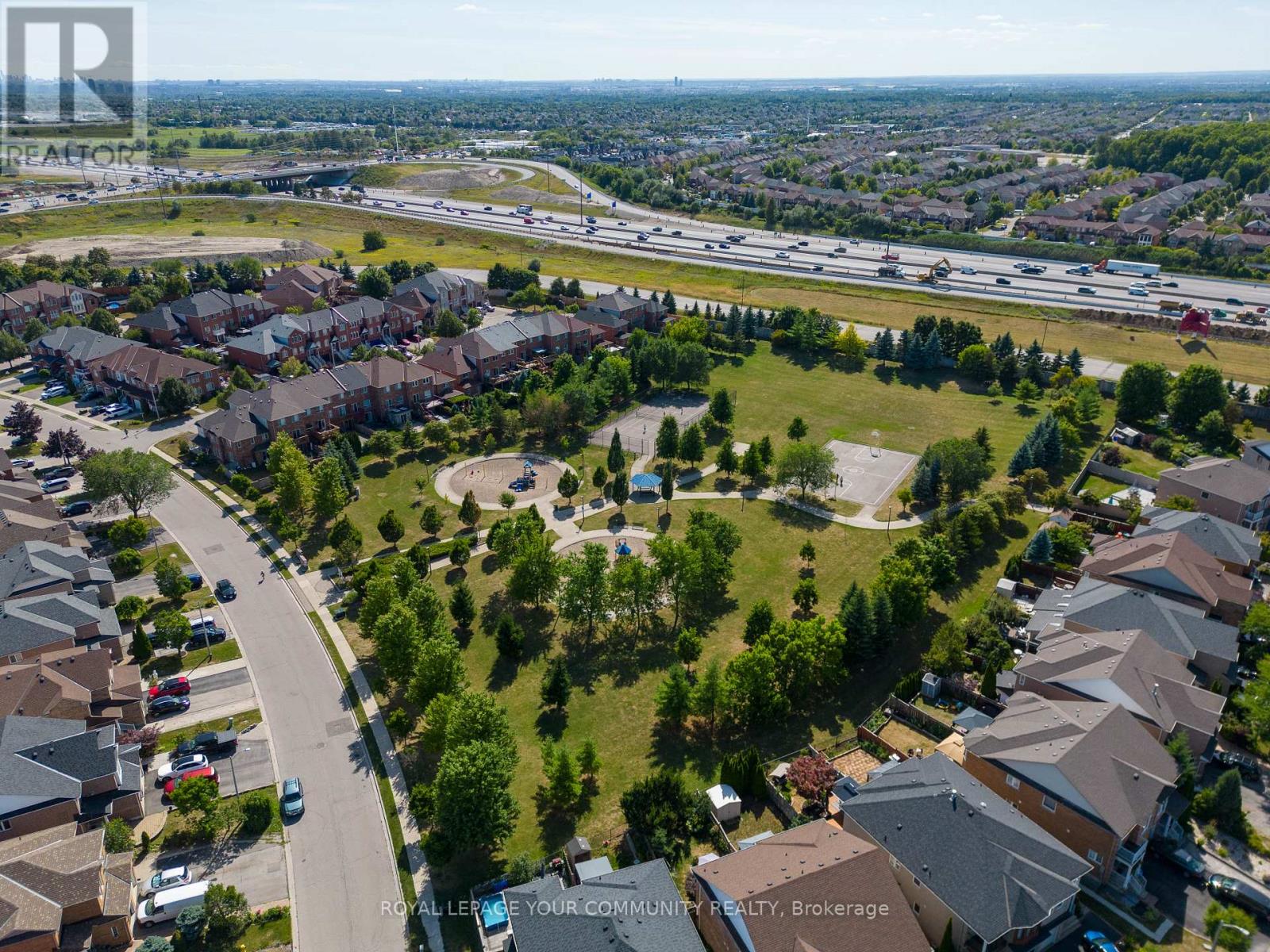 Photo 43 of 57 Deepsprings Crescent, Vaughan ON