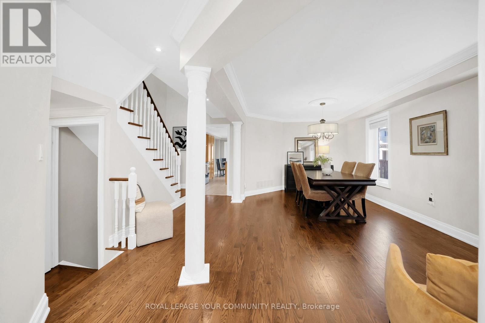 Photo 8 of 57 Deepsprings Crescent, Vaughan ON